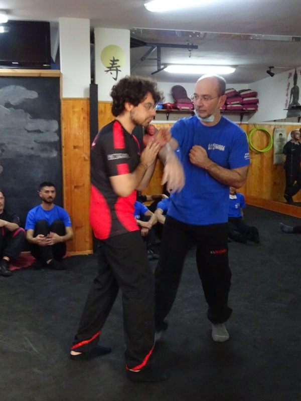 Kung Fu Academy di Sifu Mezzone Arti Marziali e palestra di Sport da Combattimento Wing Chun Weng Chun Tjun Tai Chi Taijiquan Qigong Sanda Difesa Personale (163)